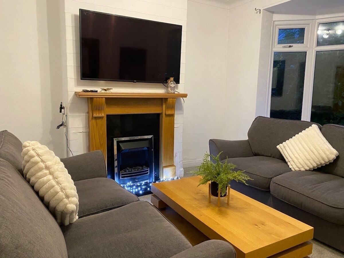 Télévision, cheminée