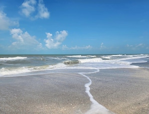 Beach - "Saltair" 1 bedrrom 1 bath 4 people sleeps (North Port)