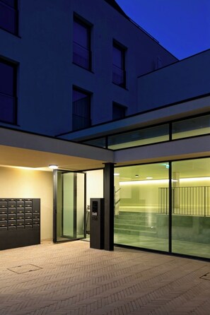 Exterior - Riverside Luxe 2BR | Pool, Spa, Balcony and Parking (Vila Nova de Gaia)