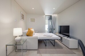 Iron/ironing board, WiFi, bed sheets - T1 Gaia Exclusive Private Garden (Vila Nova de Gaia)