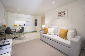 TV - T1 Gaia Exclusive Private Garden (Vila Nova de Gaia)