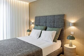 Iron/ironing board, WiFi, bed sheets - Porto Glam River View and Spa (Vila Nova de Gaia)