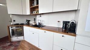 Microwave, oven, dishwasher, coffee/tea maker - Cosy 2 pièces Près de Montmartre (Paris)