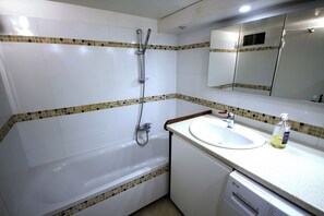 Hair dryer - Loft - Montmartre / Moulin Rouge / Pigalle (Paris)