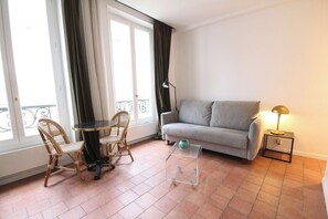 Living area - Studio - Montorgueil / Central Paris (Paris)