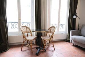 Interior - Studio - Montorgueil / Central Paris (Paris)