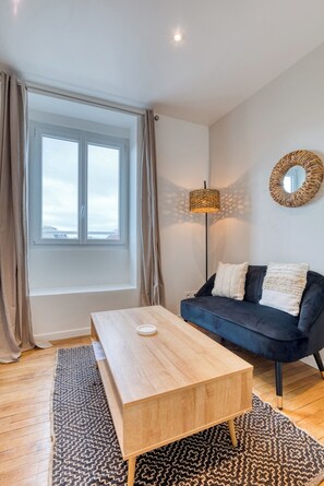 Living area - On Room Last Floor - Batignolles (Paris)