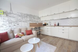 TV - One bedroom with Terrace - Sacré-Cœur / Montmartre (Paris)
