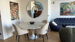 Dining - Luxury Apartment – 3 Bedrooms / Arc de Triomphe (Paris)