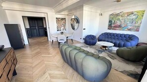 Interior - Luxury Apartment – 3 Bedrooms / Arc de Triomphe (Paris)