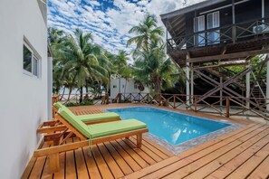 Pool - "Seahorse" Beachfront Cabin @ NorthBeachRetreat (Belie)