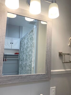 Hair dryer - Cozy 1BR by Hospital & Uptown (Saint John)