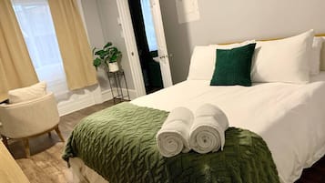 Una scrivania, ferro/asse da stiro, Wi-Fi, lenzuola