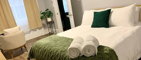 Schreibtisch, Bügeleisen/Bügelbrett, WLAN, Bettwäsche