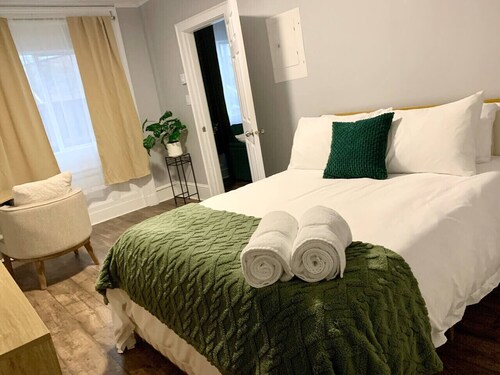 Cozy 1BR by Hospital & Uptown