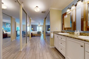 Free WiFi, bed sheets - 4002GC, Shared Pool, Great Views, Boardwalk to Beach (Port Aransas)
