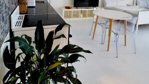 Interior - Ocean View In Clifton studio (Clifton)