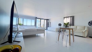 Room - Ocean View In Clifton studio (Clifton)