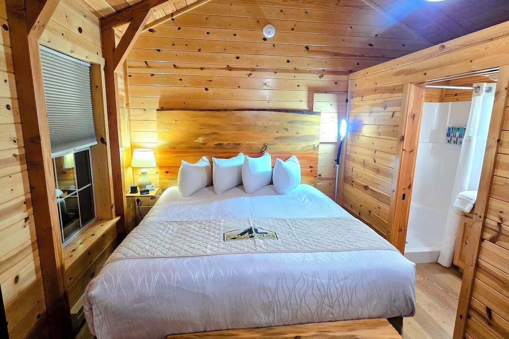 Alpine Lodge