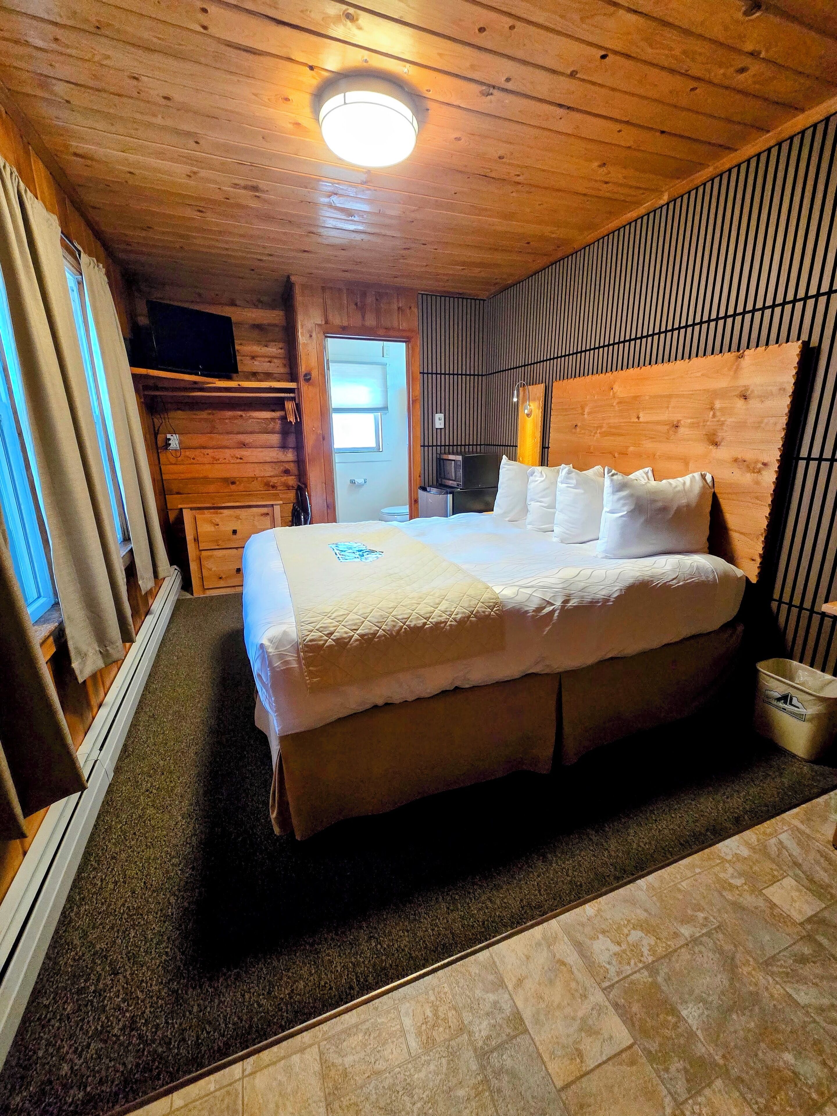 基础单人房 | 笔记本电脑工作区、熨斗/熨衣板、免费 WiFi、床单