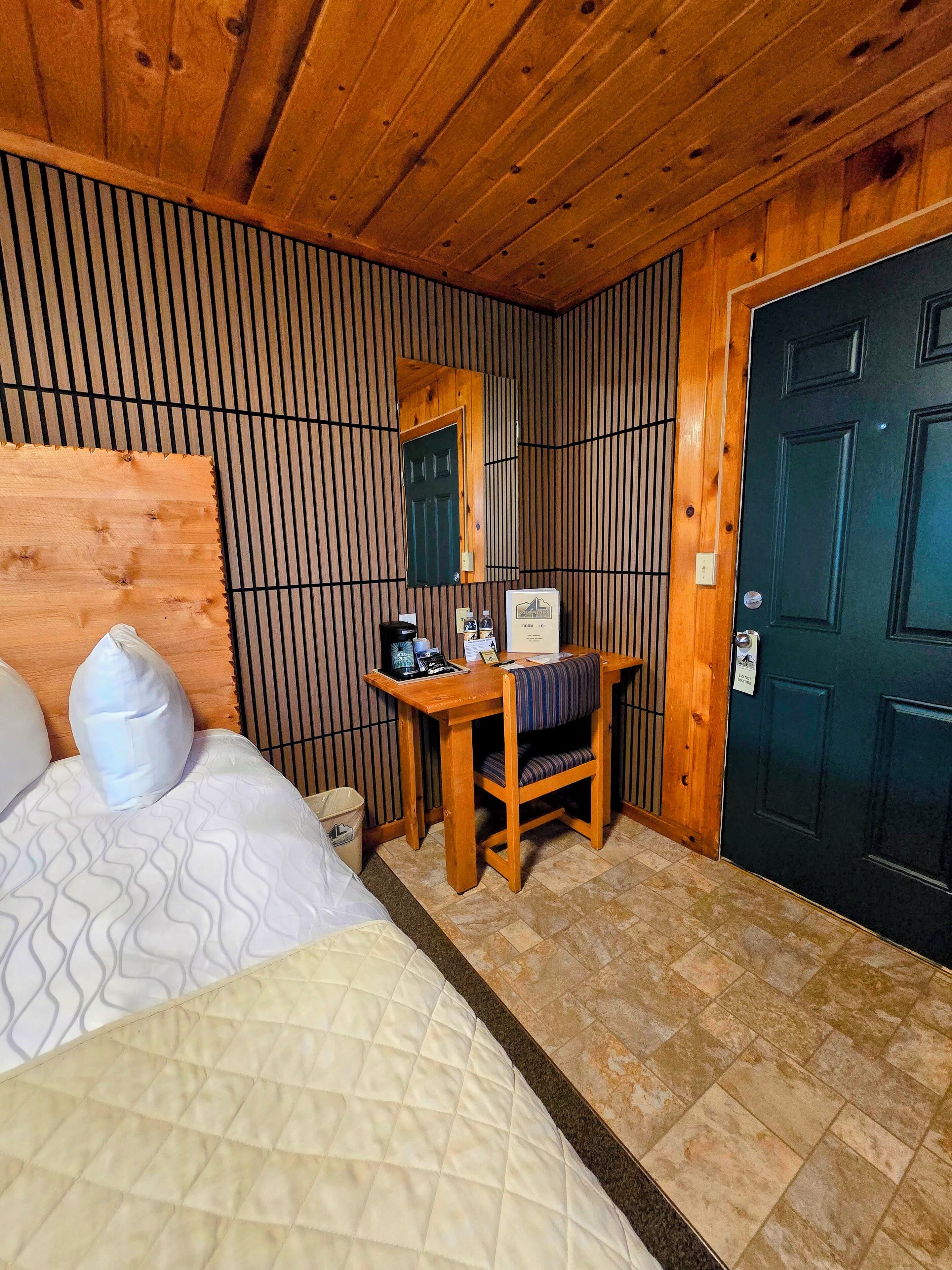 Espace de travail pour ordinateur portable, fer et planche à repasser