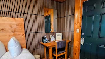 Basic Single Room | Laptop workspace, iron/ironing board, free WiFi, bed sheets