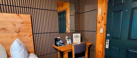 Espace de travail pour ordinateur portable, fer et planche à repasser