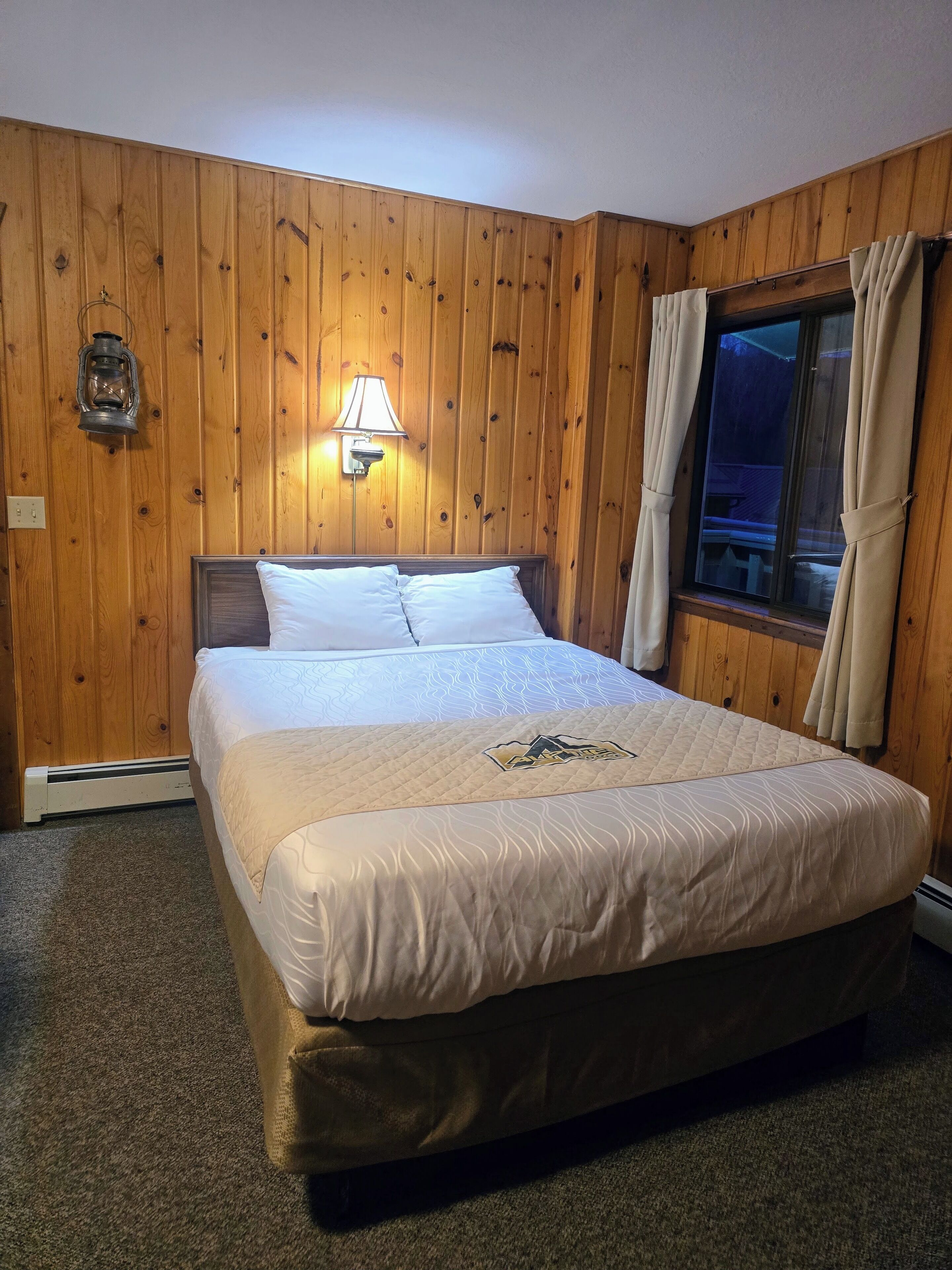 家庭雙人房單人入住 | 筆電工作空間、熨斗/熨衣板、免費無線上網、床單