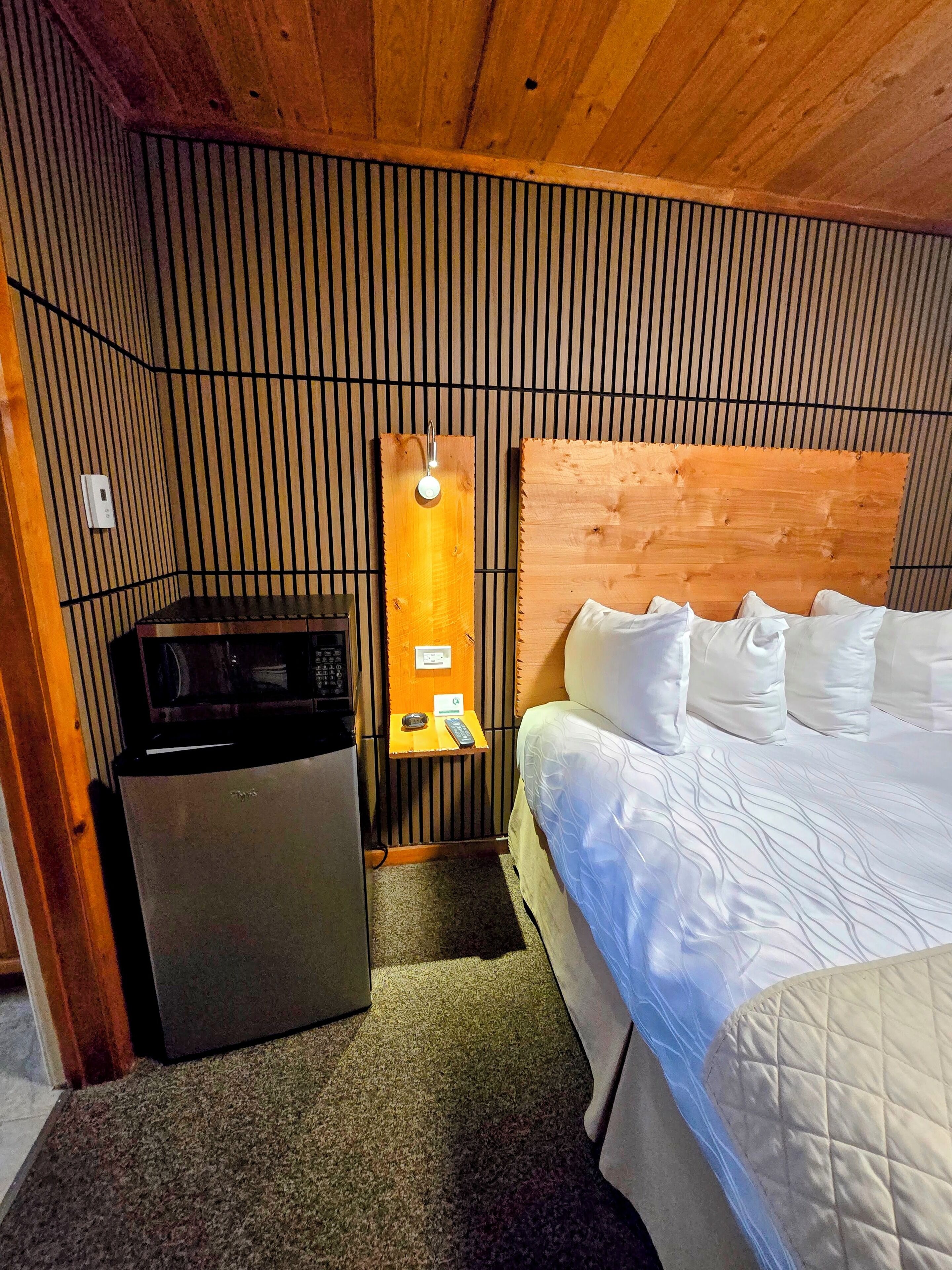 مساحة عمل للكمبيوتر المحمول ومكواة/لوح كي وأسرّة أطفال/رضّع (مج انًا)