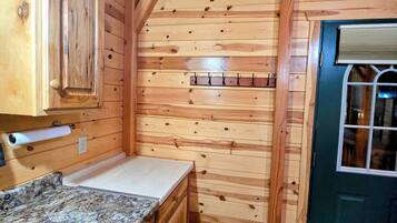 Deluxe Cabin | Interior