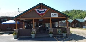 المنشأة من الخارج