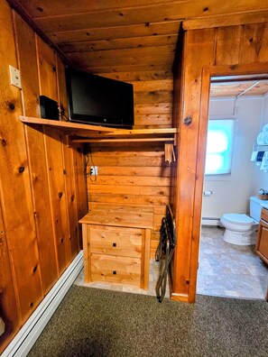 Basic Single Room | Interior