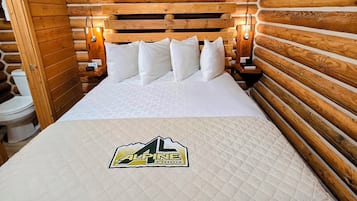 Comfort Cabin | Laptop workspace, iron/ironing board, free WiFi, bed sheets