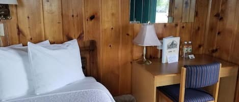 Laptop workspace, iron/ironing board, free WiFi, bed sheets