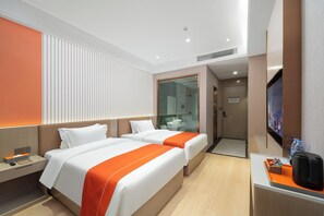 Tirai kedap cahaya, setrika/meja setrika, dan Wi-Fi gratis