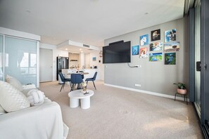 TV - Prime Location | Wake Up to Ocean Views | Pool (Southport)