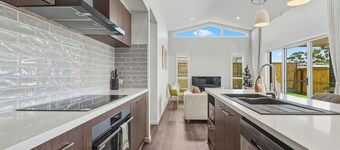 Brand new 4BR Family Home in Peaceful Park Ridge