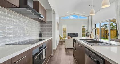 Brand new 4BR Family Home in Peaceful Park Ridge