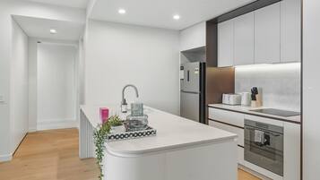 Fridge, microwave, oven, stovetop