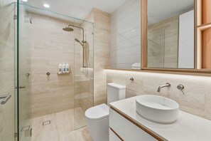 Hair dryer - Modern 2BR Apartment on Coronation Drive, Toowong (Toowong)