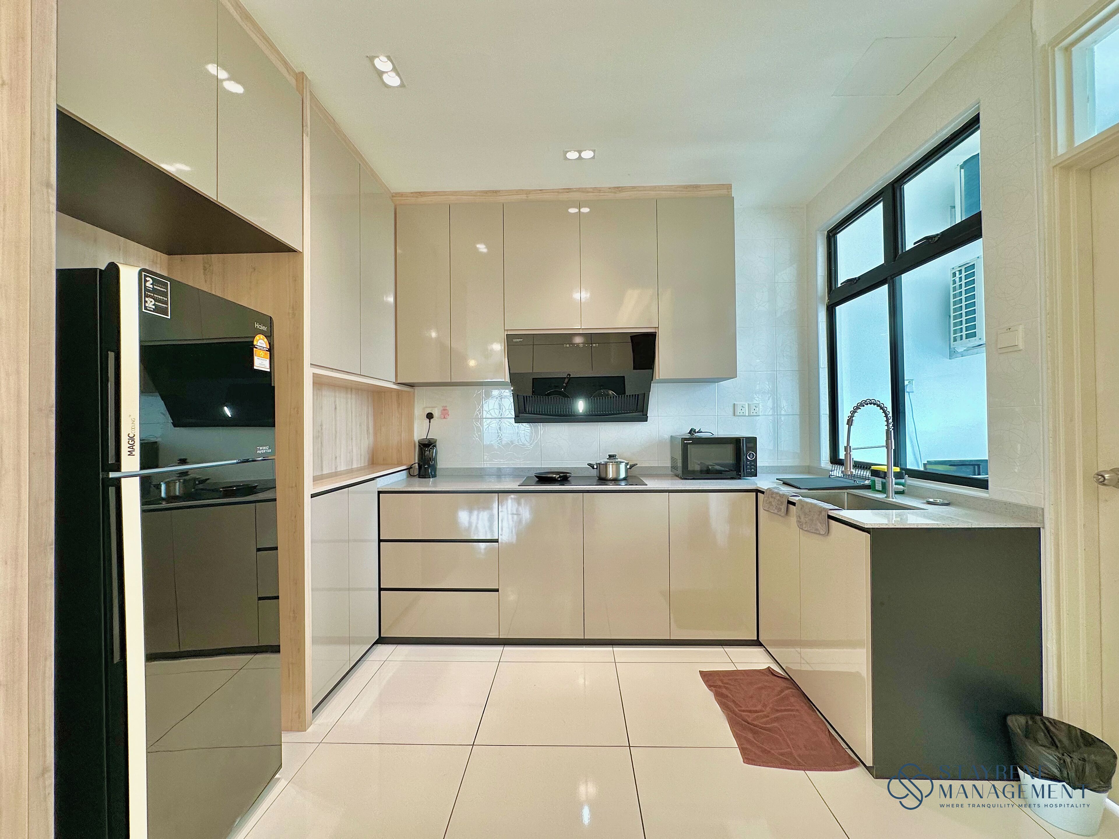 Apartamento conforto, 3 quartos, sacada, vista para a cidade | Cozinha privada