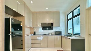 Comfort Apartment, 3 Bedrooms, Balcony, City View | Private kitchen - The Platino Paradigm Mall by Stayrene (Johor Bahru)