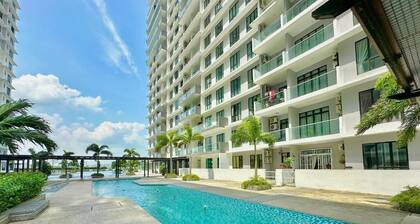 The Platino Paradigm Mall by Stayrene