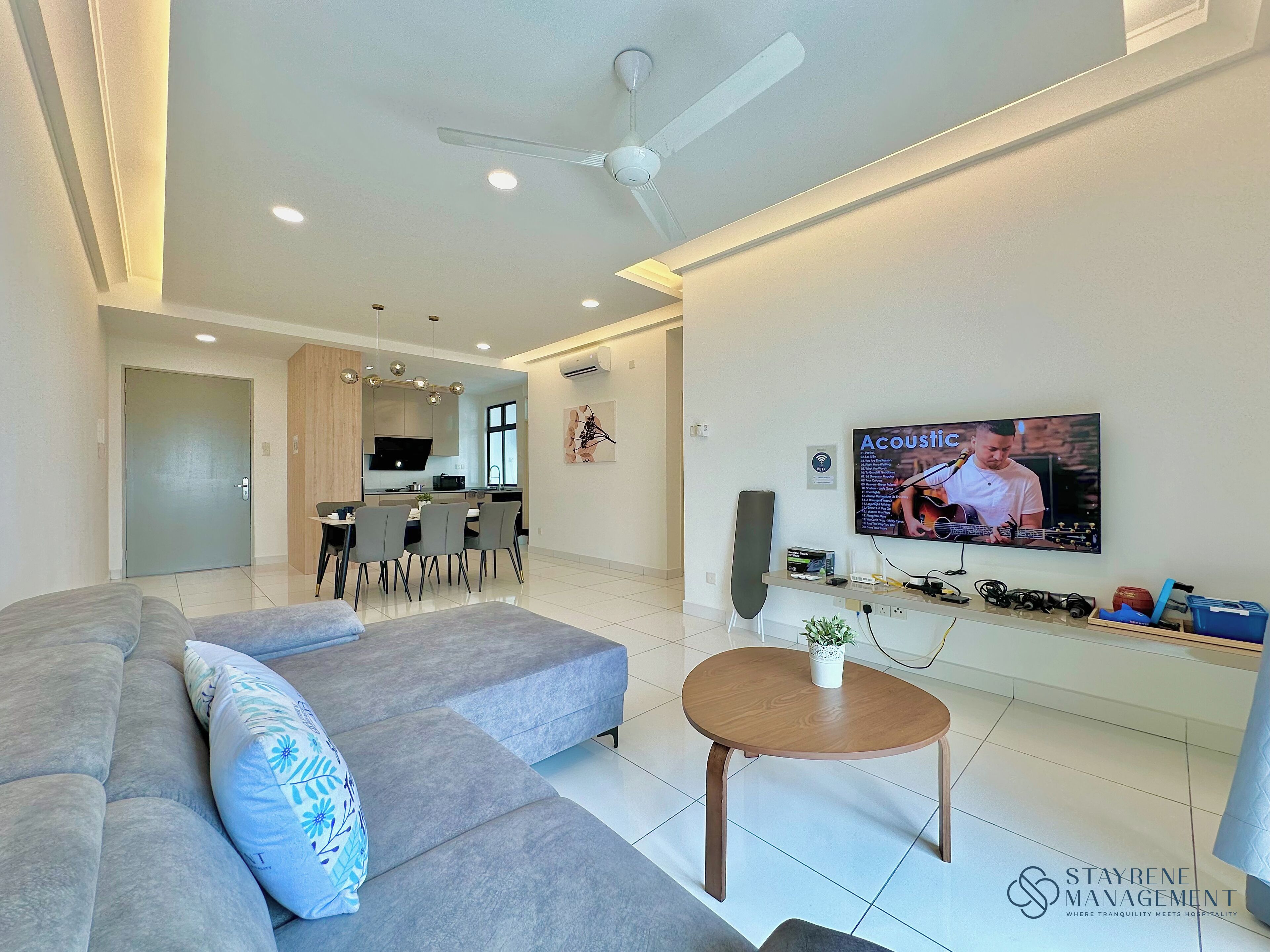 Apartamento conforto, 3 quartos, sacada, vista para a cidade | Área de estar