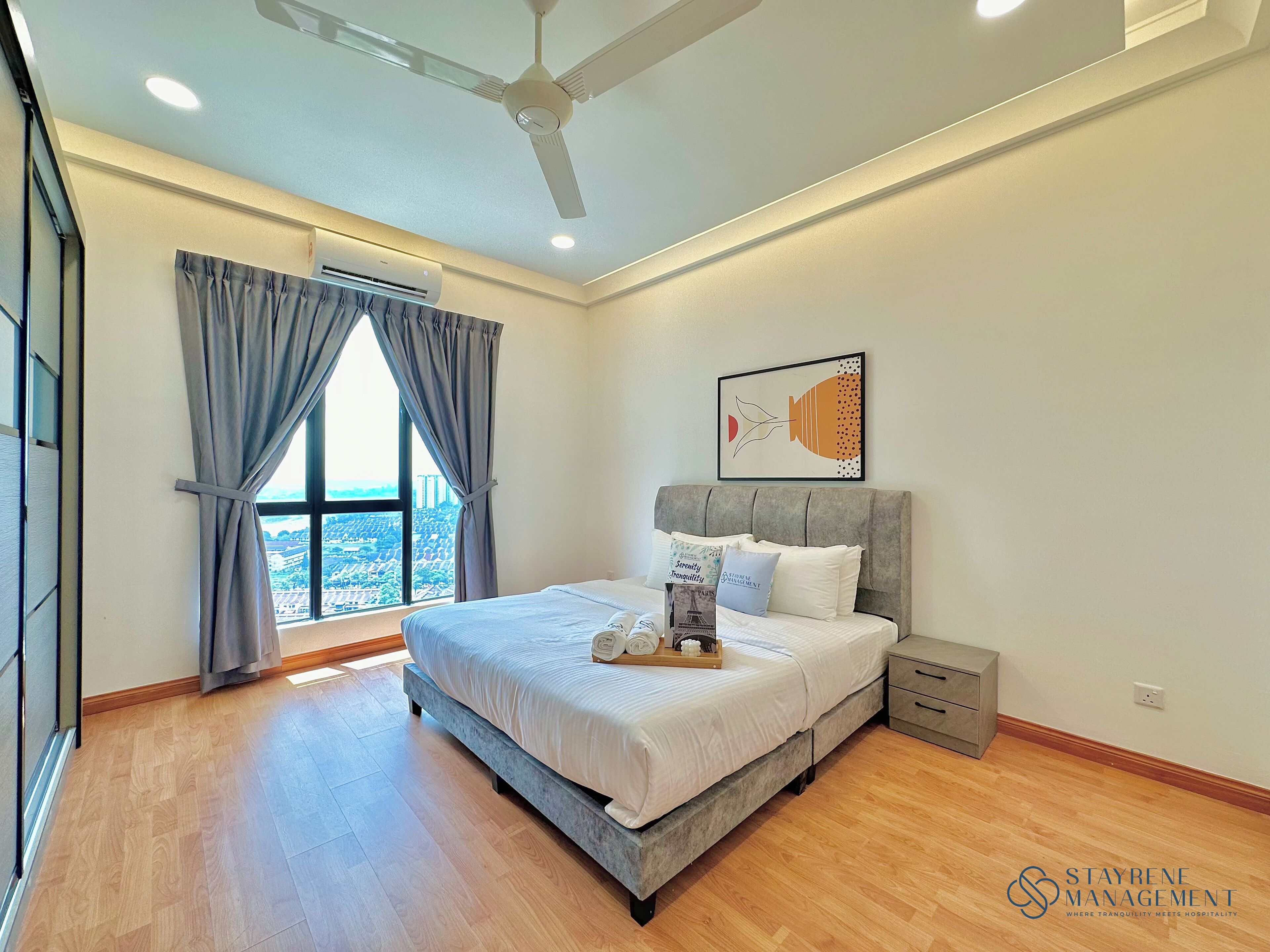 Comfort Apartment, 3 Bedrooms, Balcony, City View | Blackout drapes, iron/ironing board, free WiFi