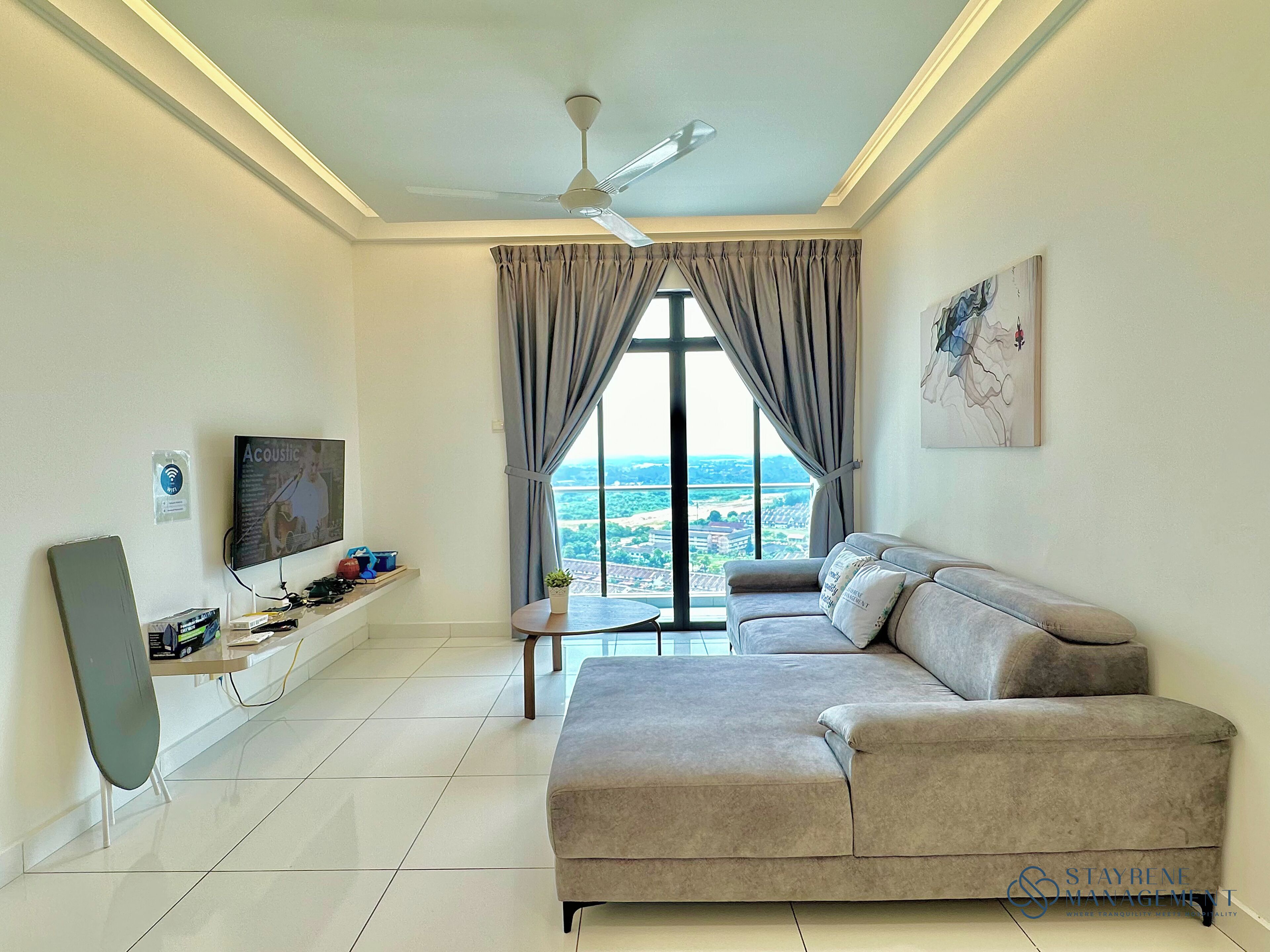 Apartamento conforto, 3 quartos, sacada, vista para a cidade | Área de estar