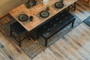Dining - Alpenwolf - Sauna! Hot Tub! Firepit! EV! AC! (Ashford)
