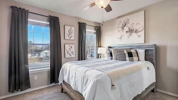 3 slaapkamers, een strijkplank/strijkijzer, wifi, beddengoed