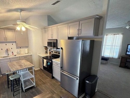 Comfortable and inviting three bed, two bath house 