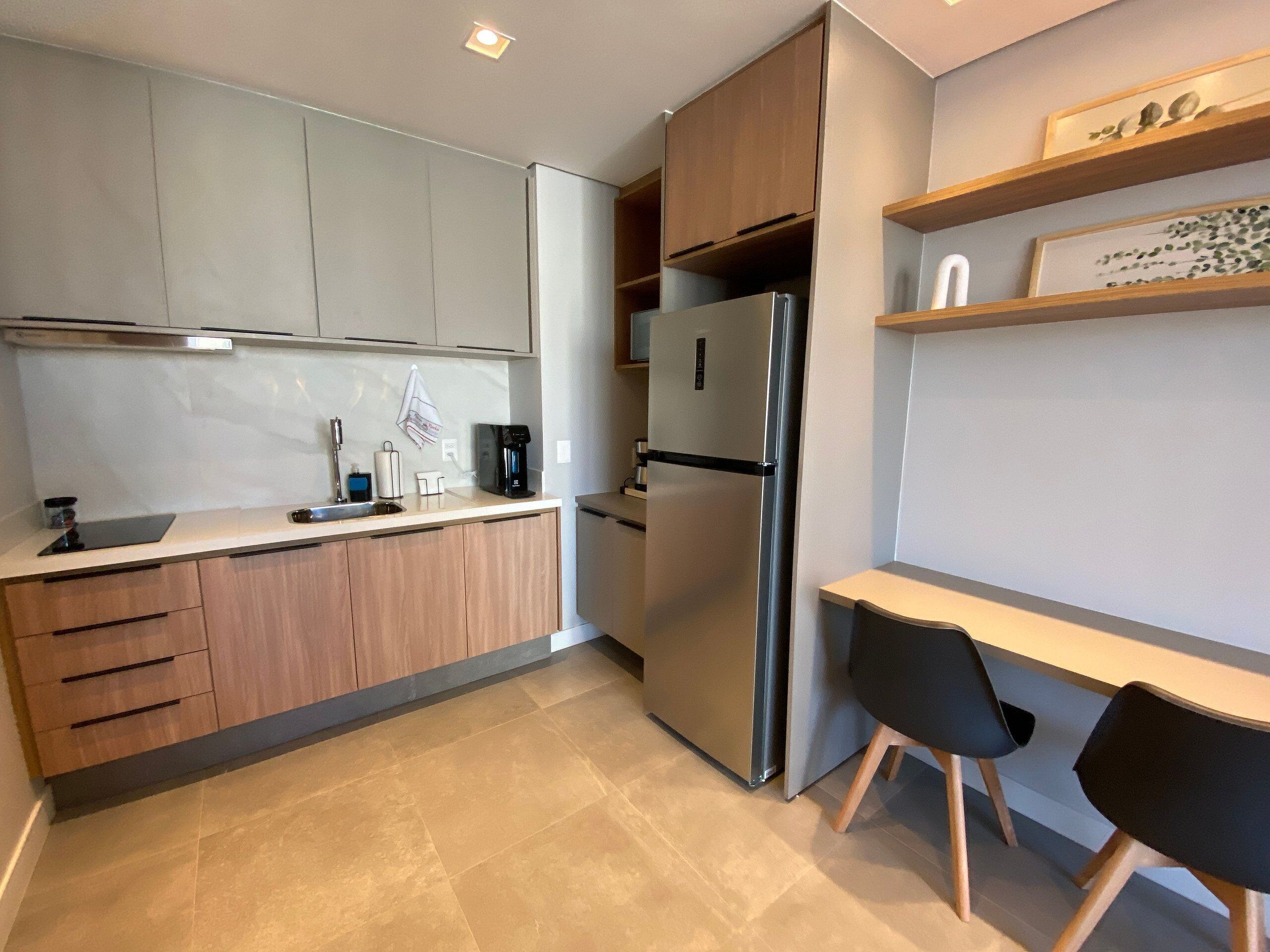 Studio | Cuisine privée | Réfrigérateur, micro-ondes, plaque de cuisson